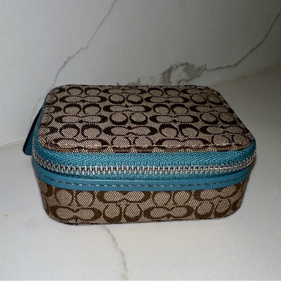 Coach Mini Triple Pill Case Khaki Signature C's With Blue Trim With Pill Bottles - Picture 3 of 15